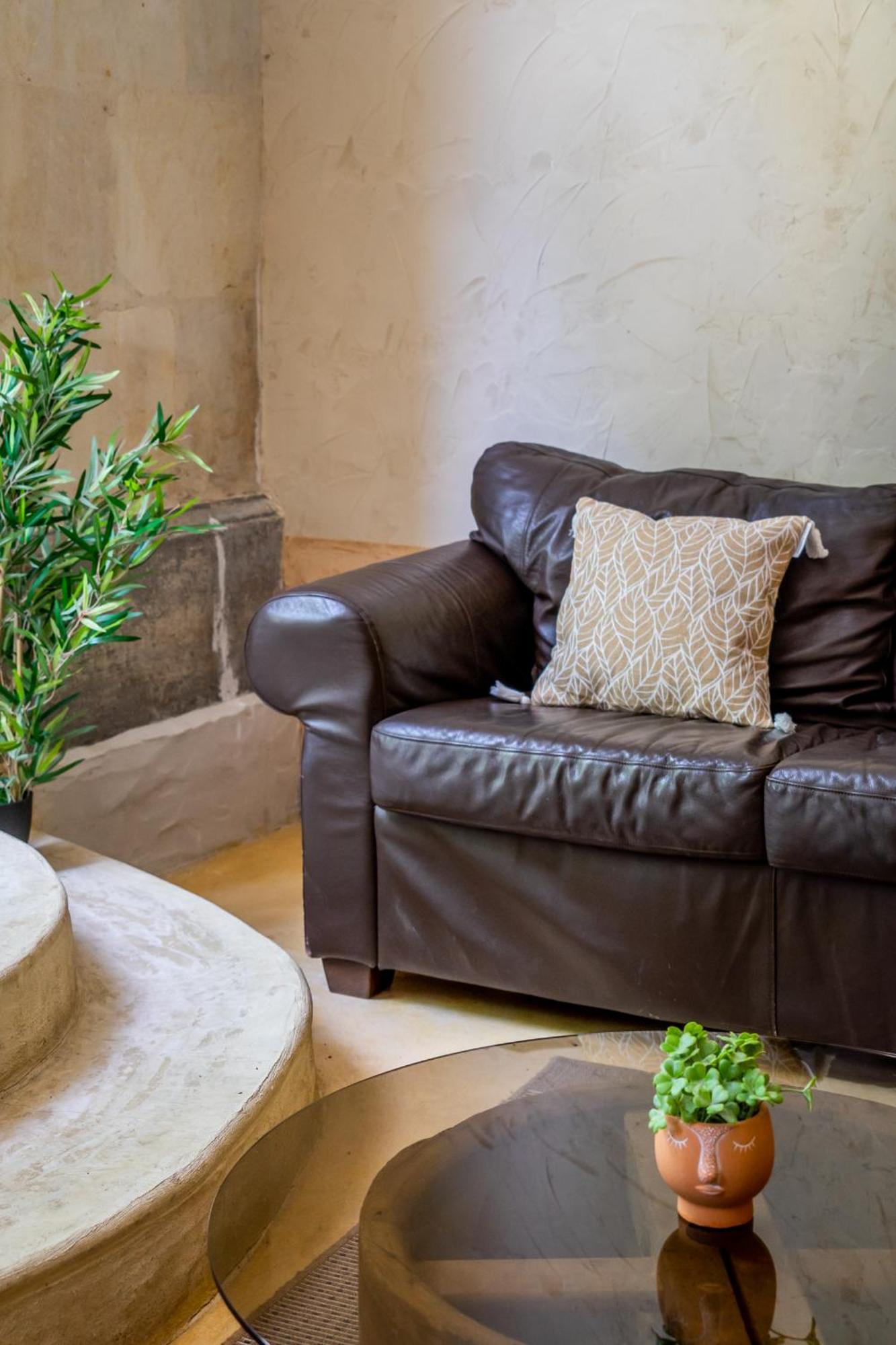 Ultimate Relaxation For Family Or Group At Renowned Couvent Des Ursulines, A Tranquil Escape In Historic Pezenas Villa Szoba fotó