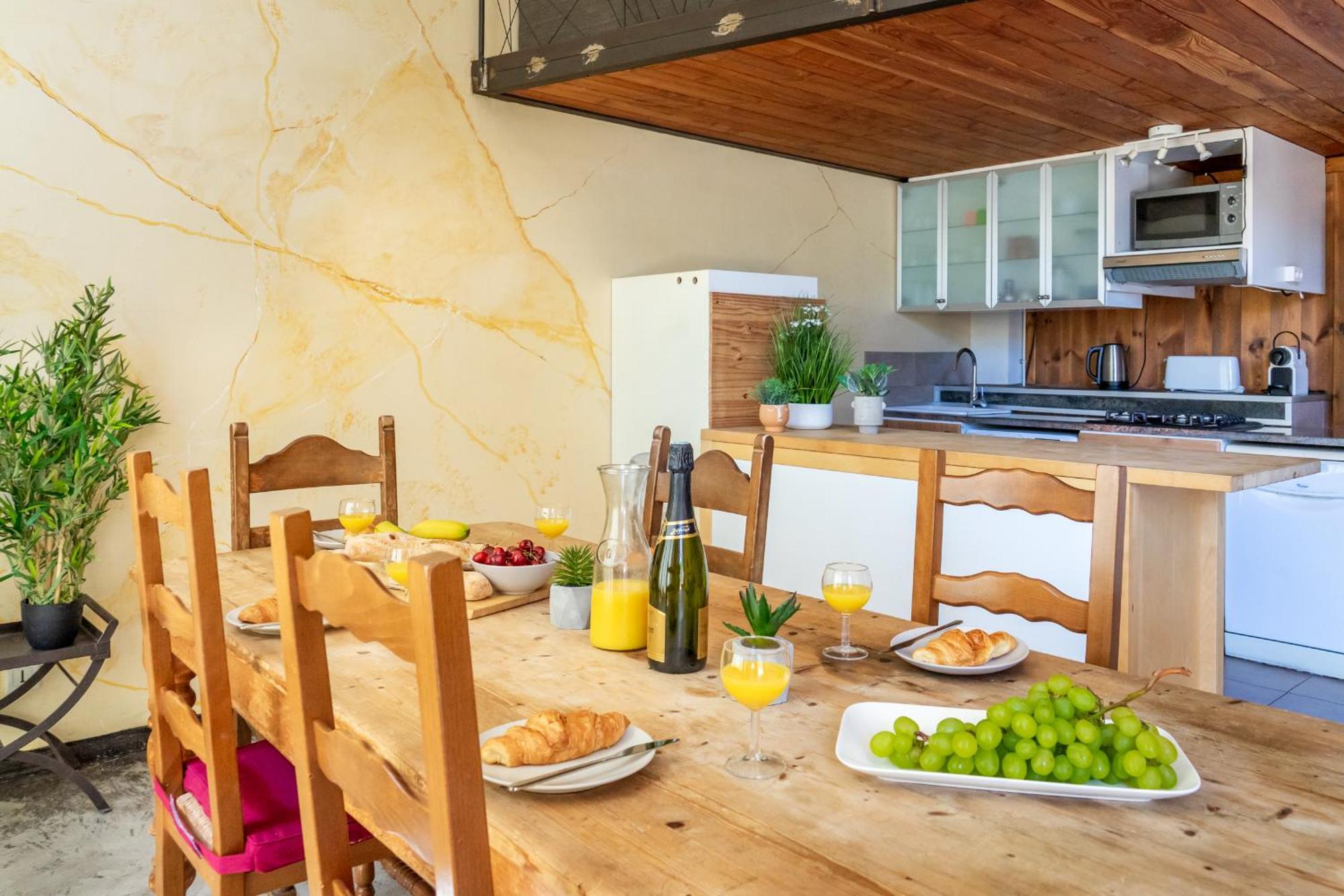 Ultimate Relaxation For Family Or Group At Renowned Couvent Des Ursulines, A Tranquil Escape In Historic Pezenas Villa Szoba fotó